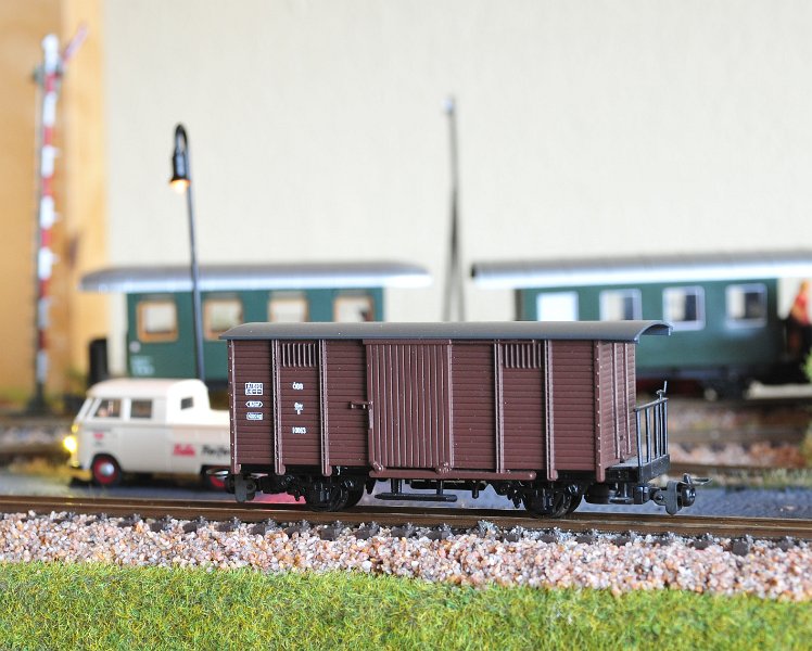 Liliput gedeckter Güterwagen 10063-4 2 achser